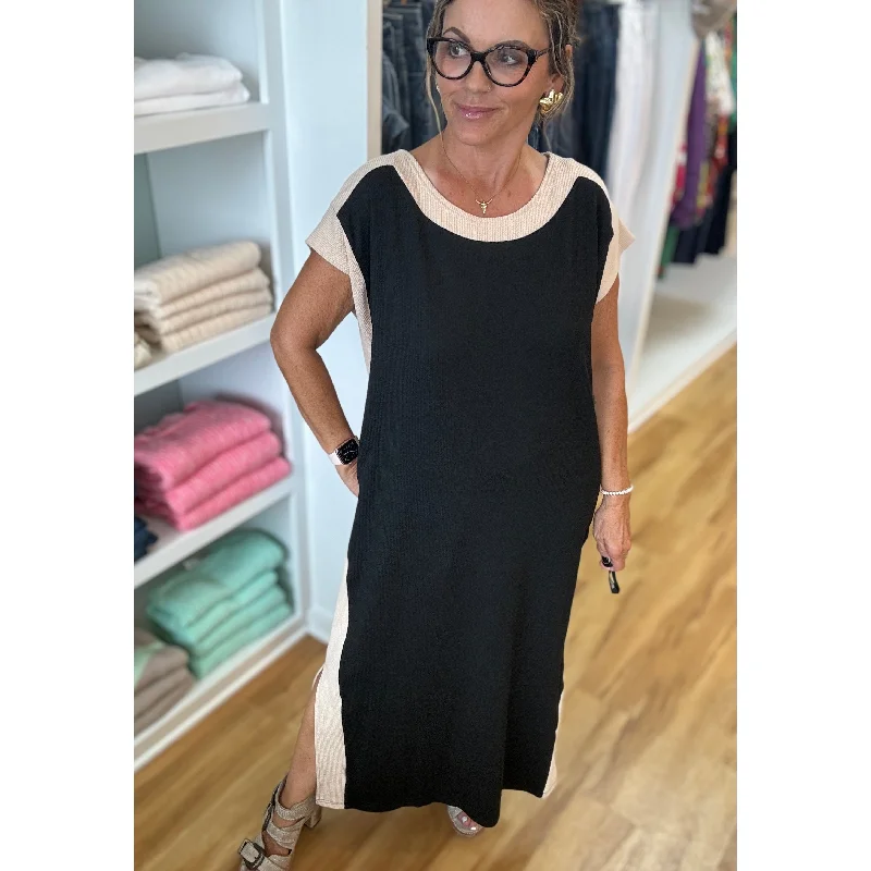 Sharon Midi Dress - Black Elegant Pleated Sleeve Midi Dress