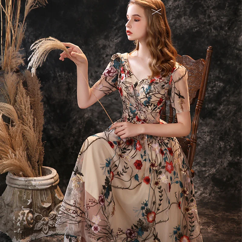 Embroidery V-Neck Flower Midi Dress Cozy Spaghetti Strap Midi Dress