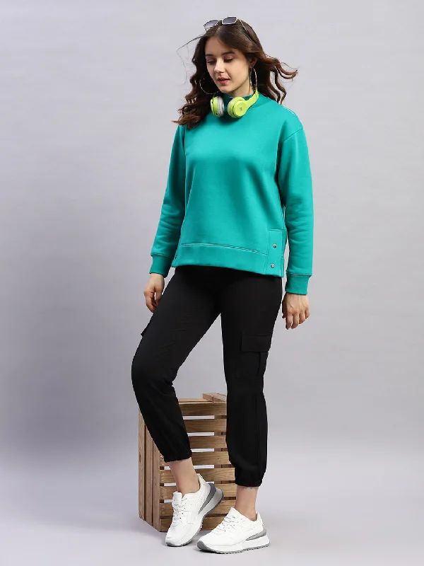 Women Green Solid High Neck Full Sleeve Sweatshirt Hoodie with Cropped Fit Short Trendy Women Green Solid High Neck Full Sleeve Sweatshirt Hoodie with Cropped Fit Short Trendy