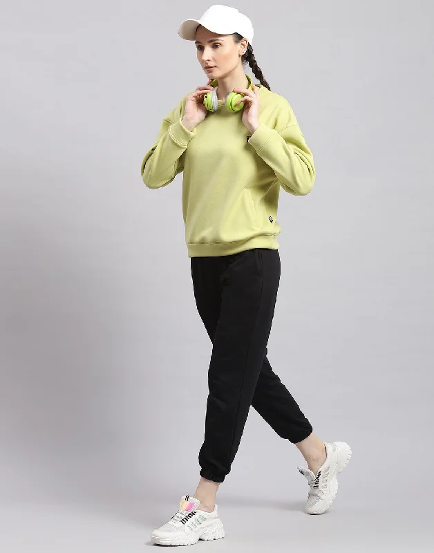 Women Green Solid Round Neck Full Sleeve Sweatshirt Hoodie with Set-In Sleeves Structured Classic Women Green Solid Round Neck Full Sleeve Sweatshirt Hoodie with Set-In Sleeves Structured Classic